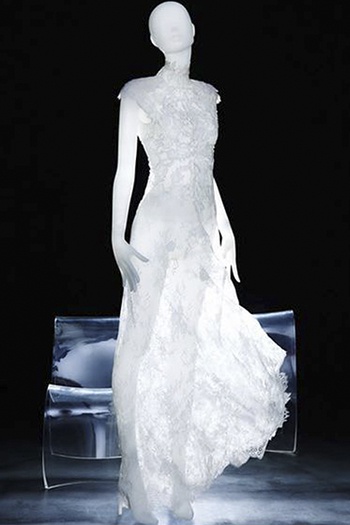 Коллекция женских манекенов Silhouette Remi в белом цвете