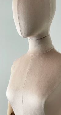 Торс женский с подставкой TBF-02-RING-T-D-267 FABRIC рис. 1