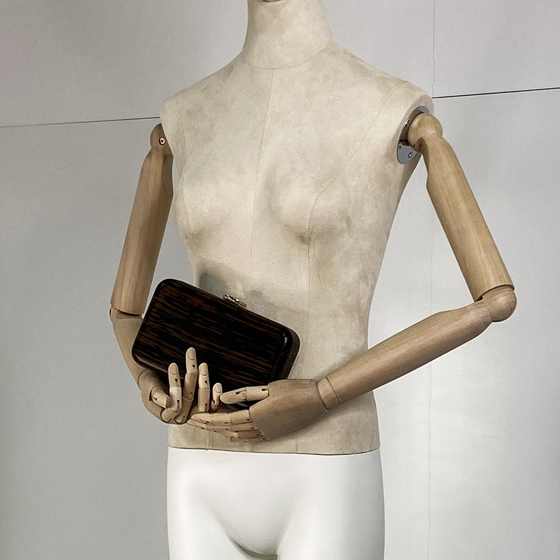 Манекен Женский манекен с деревянными руками в сливочном цвете FSF-05-ALEXA-S77-WA-matt 9010 Ral