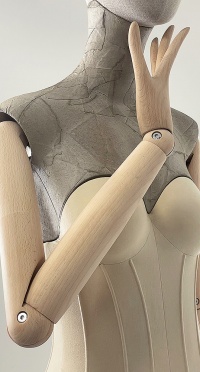 Манекен женский PGF-1MWT-RING-BRP-015BRN+PPR.KRF.BGT+BRP-288BRN+P.877-ALU рис. 1