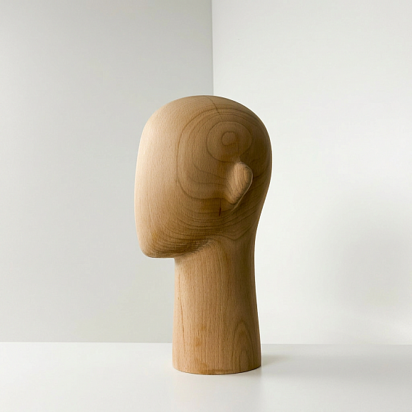 Мужская деревянная голова из массива бука Male wooden head