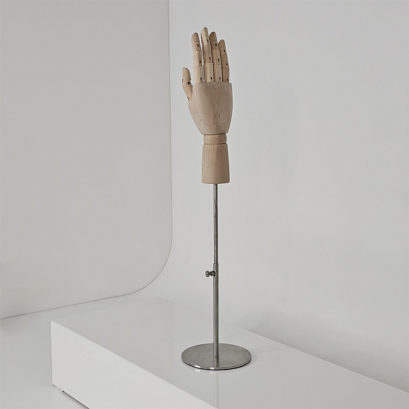 Рука мужская деревянная шарнирная Wooden hand male (right)-1/ROUND brushed satin chrome